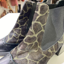 Load image into Gallery viewer, To Be leather/pony hair booties 38