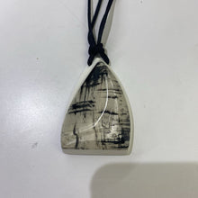Load image into Gallery viewer, Zsiska resin pendant necklace