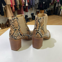 Load image into Gallery viewer, Vince Camuto snake embossed boots 8.5/39