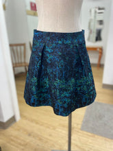 Load image into Gallery viewer, Banana Republic (outlet) mini skirt 0p