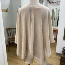 Load image into Gallery viewer, Claudia Nichole cashmere shawl