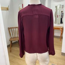 Load image into Gallery viewer, Birds of North America pleated flowy top M