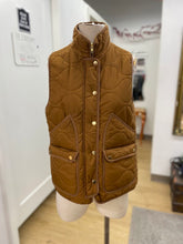 Load image into Gallery viewer, J Crew Signature Puffer vest M