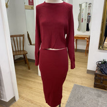 Load image into Gallery viewer, RW&CO knit ribbed skirt S