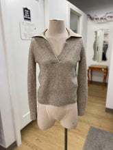 Load image into Gallery viewer, Banana Republic wool blend sweater XS