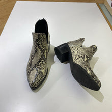 Load image into Gallery viewer, Blondo snakeprint embossed booties 5.5