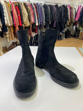 Load image into Gallery viewer, Stuart Weitzman suede boots 7.5