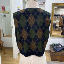 Load image into Gallery viewer, Crossings vintage knit argyle vest M