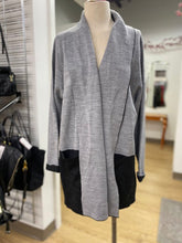 Load image into Gallery viewer, Guilty open cardi NWT 2X