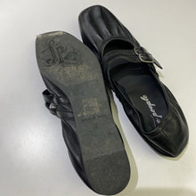 Load image into Gallery viewer, Free People leather flats 9