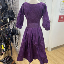 Load image into Gallery viewer, Laura Ashley vintage dress 8 (Fits VERY Small) (Circa 1980s)