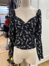 Load image into Gallery viewer, Anthropologie puff sleeve top S