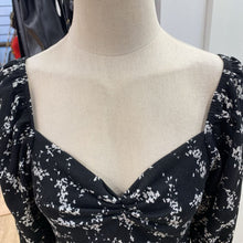 Load image into Gallery viewer, Anthropologie puff sleeve top S