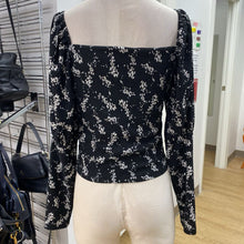 Load image into Gallery viewer, Anthropologie puff sleeve top S