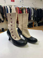 Load image into Gallery viewer, John Fluevog Bellevue Libby smith boots 7
