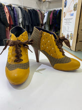 Load image into Gallery viewer, Poetic Licence laceup shoes 37