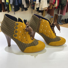 Load image into Gallery viewer, Poetic Licence laceup shoes 37