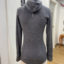 Load image into Gallery viewer, Icebreaker zip up sporty sweater XS