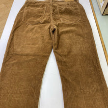 Load image into Gallery viewer, Denim Forum corduroy jeans 30