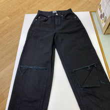 Load image into Gallery viewer, BDG High Rise baggy jeans 25