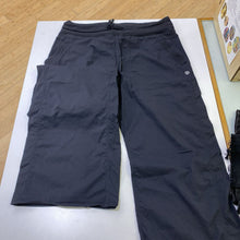 Load image into Gallery viewer, Lululemon pants 8
