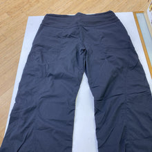 Load image into Gallery viewer, Lululemon pants 8