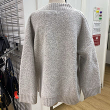 Load image into Gallery viewer, Lyla Luxe sweater M