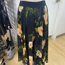 Load image into Gallery viewer, Wilfred floral pleated skirt M