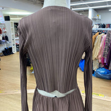 Load image into Gallery viewer, Dynamite pleated top S NWT