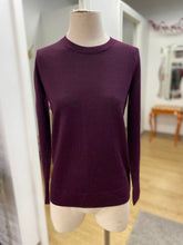 Load image into Gallery viewer, Club Monaco thin wool sweater M