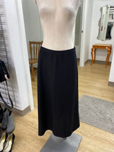 Load image into Gallery viewer, Eileen Fisher knit skirt M