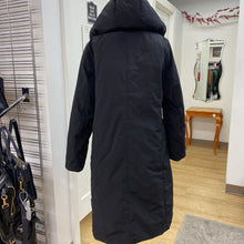Load image into Gallery viewer, Uniqlo down coat L