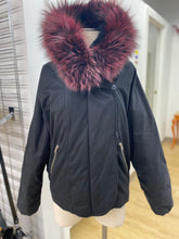 Load image into Gallery viewer, Soia Kyo fox fur trim down jacket M