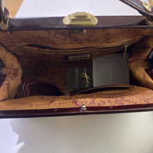 Load image into Gallery viewer, Patricia Nash frame handbag