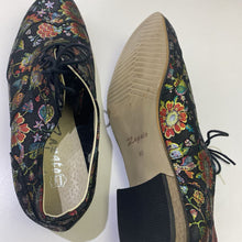 Load image into Gallery viewer, Zapato leather shiny floral shoes 40