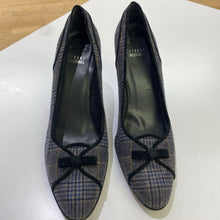 Load image into Gallery viewer, Stuart Weitzman pumps 9.5