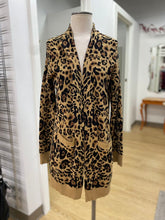 Load image into Gallery viewer, Melanie Lyne leopard print sweater S