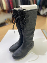 Load image into Gallery viewer, UGG tall fur lined boots 7