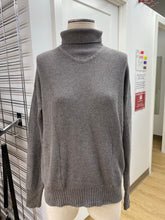 Load image into Gallery viewer, Lululemon sweater XS