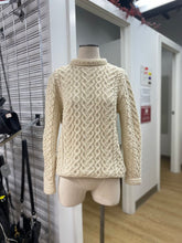 Load image into Gallery viewer, Aran Mor merino wool sweater M