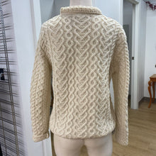 Load image into Gallery viewer, Aran Mor merino wool sweater M