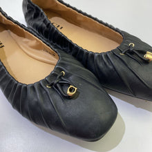 Load image into Gallery viewer, Coach Eleanor leather flats 7