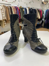 Load image into Gallery viewer, Gold Button leather lace up booties 37