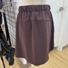 Load image into Gallery viewer, Lululemon Skirt 10