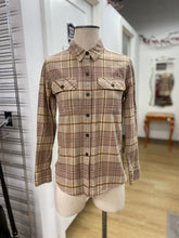 Load image into Gallery viewer, Patagonia plaid shirt XS