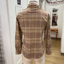 Load image into Gallery viewer, Patagonia plaid shirt XS