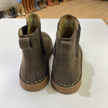 Load image into Gallery viewer, LL Bean Stonington Chelsea nubuck boots 6