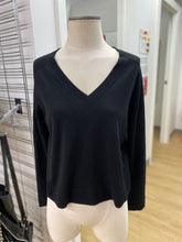 Load image into Gallery viewer, Club Monaco wool sweater M