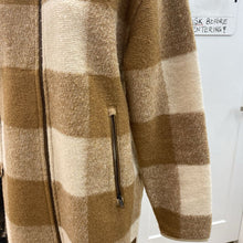 Load image into Gallery viewer, Roots shacket M