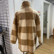 Load image into Gallery viewer, Roots shacket M